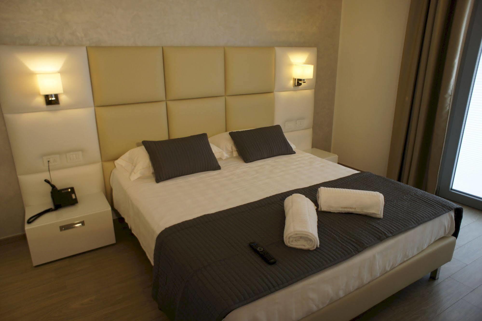 Hotel Al Veliero Pontevico Bagian luar foto