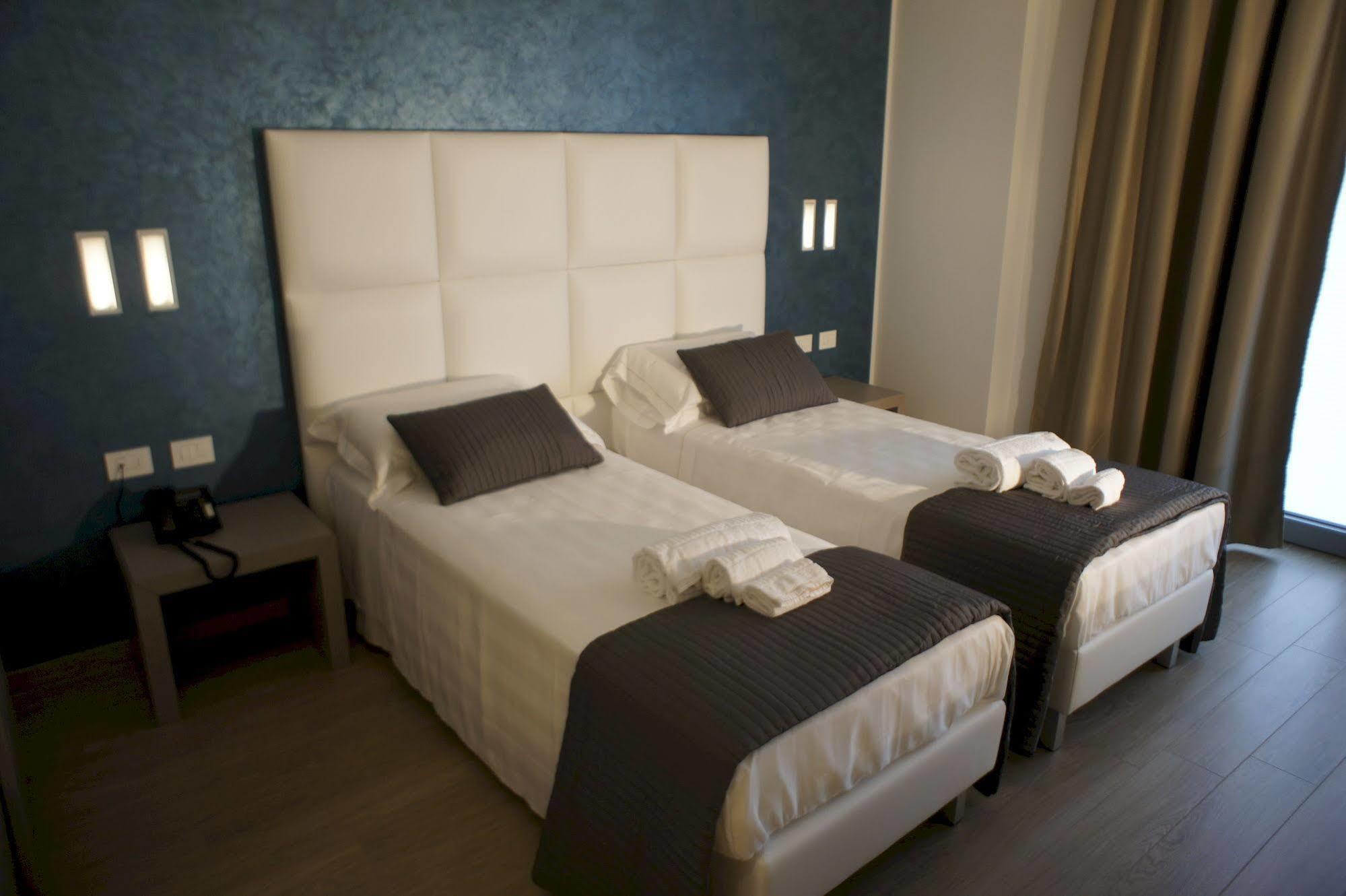 Hotel Al Veliero Pontevico Bagian luar foto
