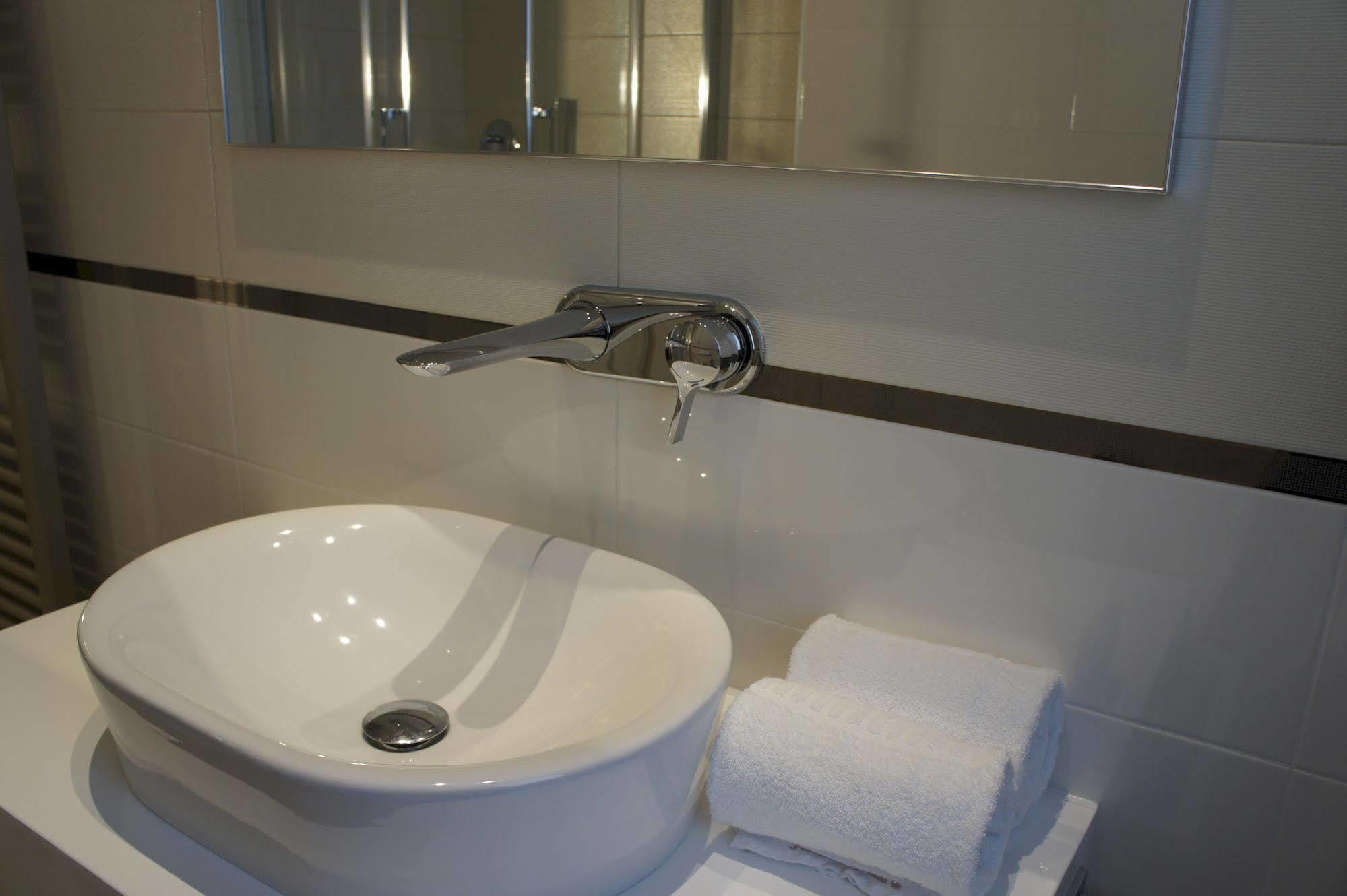 Hotel Al Veliero Pontevico Bagian luar foto