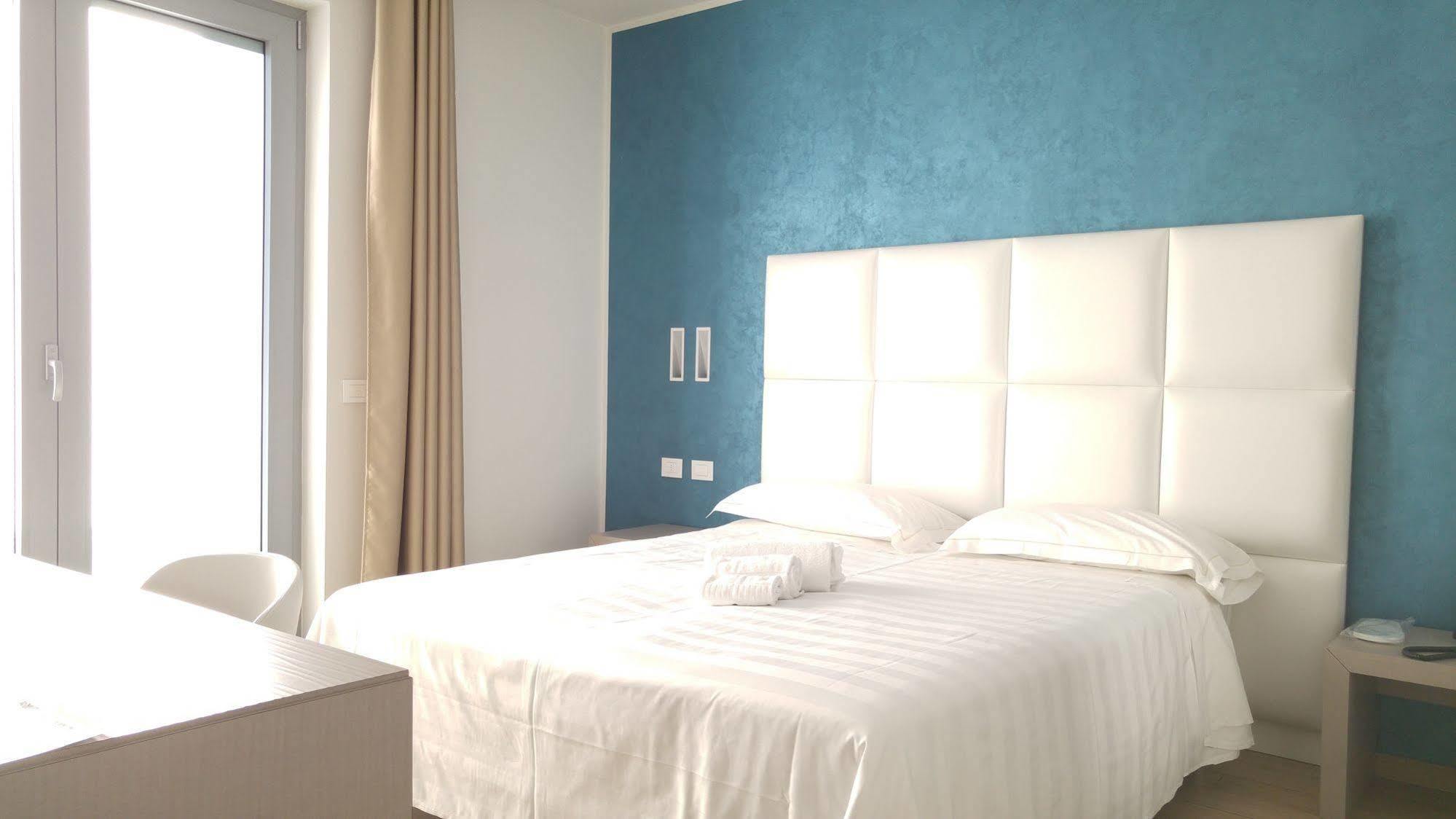 Hotel Al Veliero Pontevico Bagian luar foto